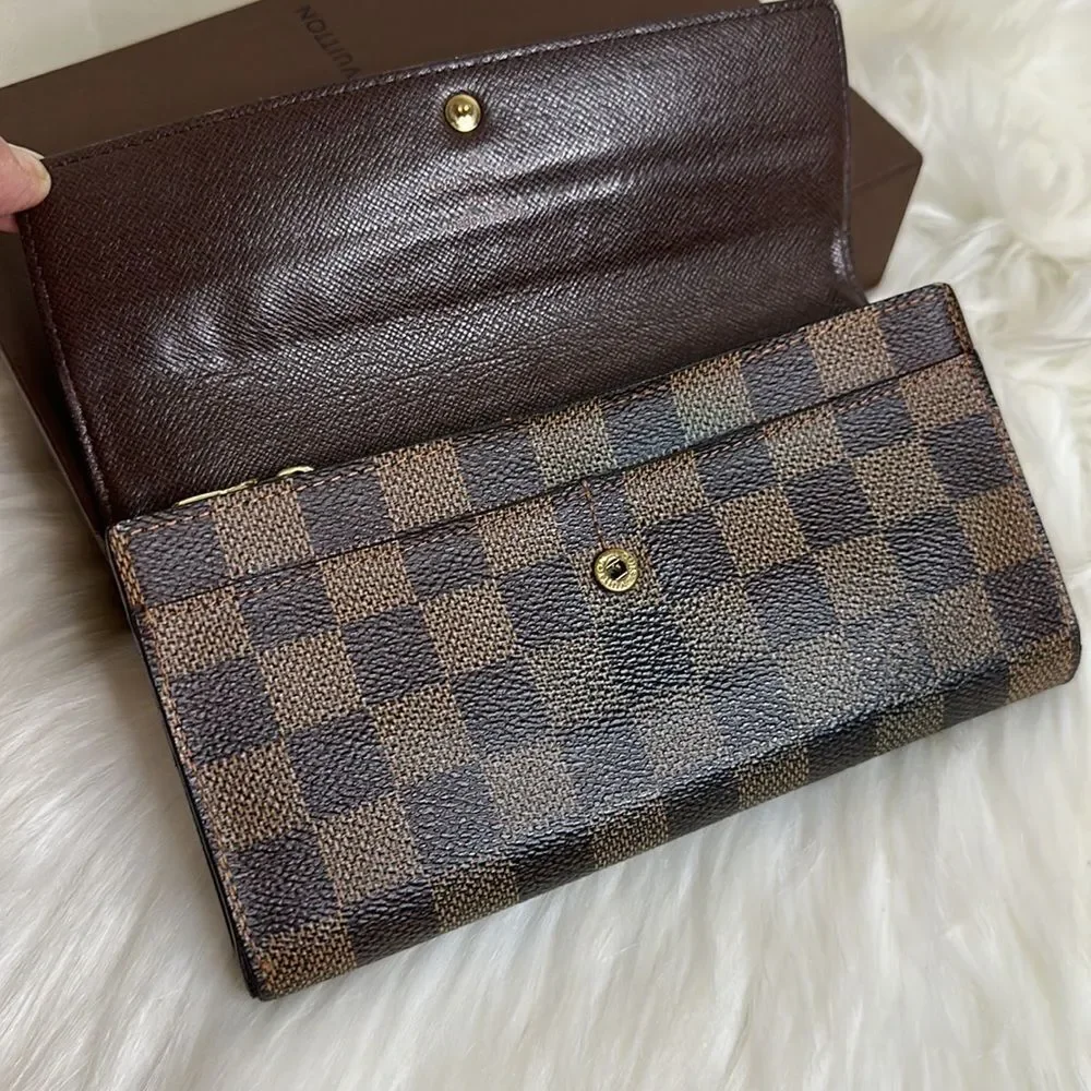 💯Authentic Louis Vuitton DE Long Wallet 🍀